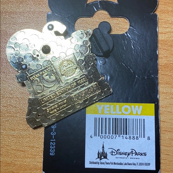 DISNEY PINS - Picture 2 of 6